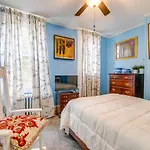 Historic Georgetown Townhome Walkable Location!