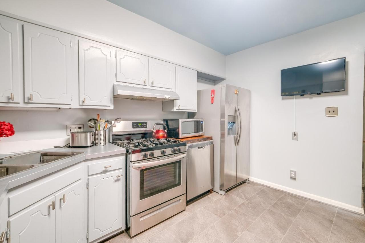 Historic Georgetown Townhome Walkable Location! Holiday home